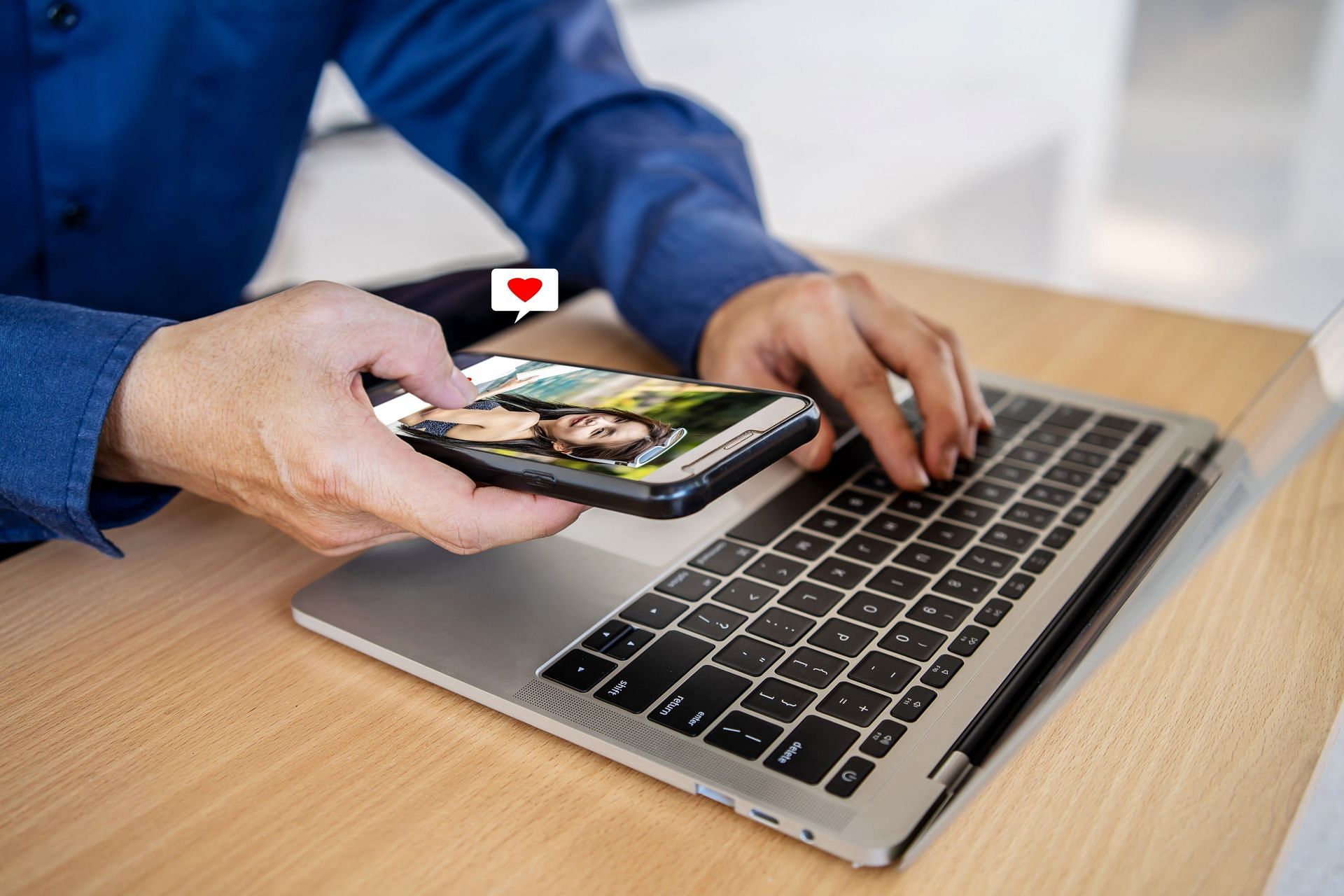How is online dating changing our lives? (Image via Vecteezy/Kanokpol Prasankhamphaibun)